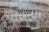 民國38年(1949)，由原日據時代成立之清風莊肺病療養所改制成立之臺南縣結核病療養所同仁合影，柯錫湘提供，出處：臺灣公共衛生發展史（84年，行政院衛生署）